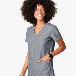 Figs Casma™ Scrub Top in Graphite Size M